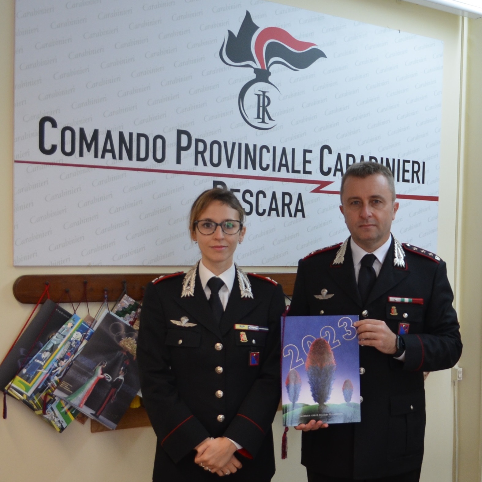 Calendario Storico dell'Arma dei Carabinieri 2022: un maestro della  Transvanguardia e un grande scrittore - UDINE.news