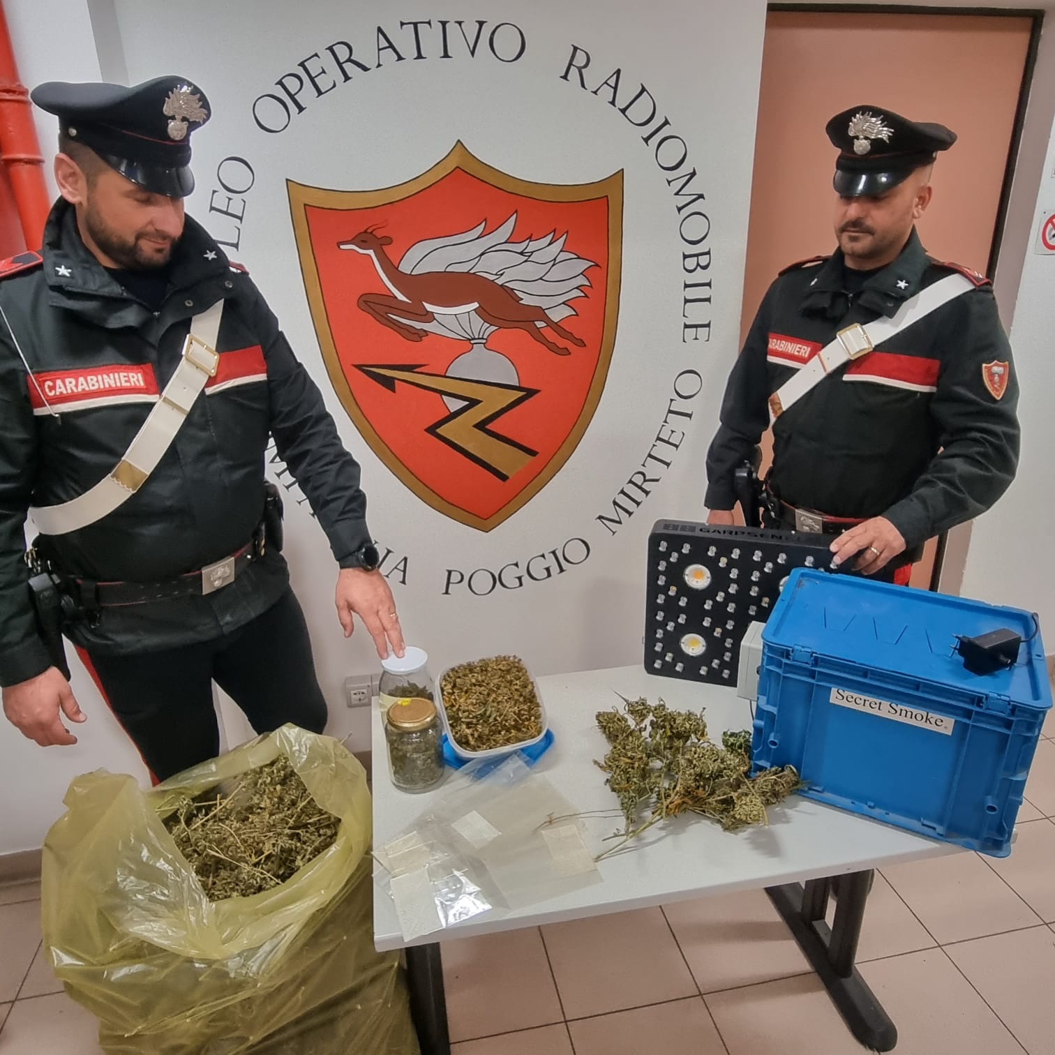 Maxi Sequestro Di Droga Messo A Segno Dai Carabinieri. Uomo Trovato Con ...